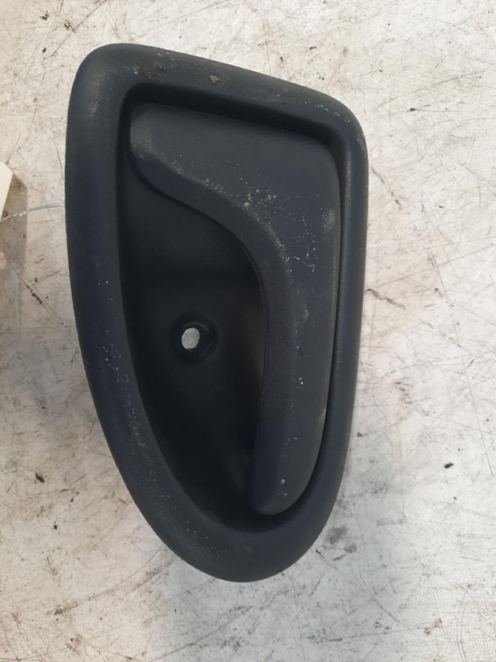 Maniglia interna posteriore destra RENAULT CLIO 2 PHASE 1 Diésel - 1
