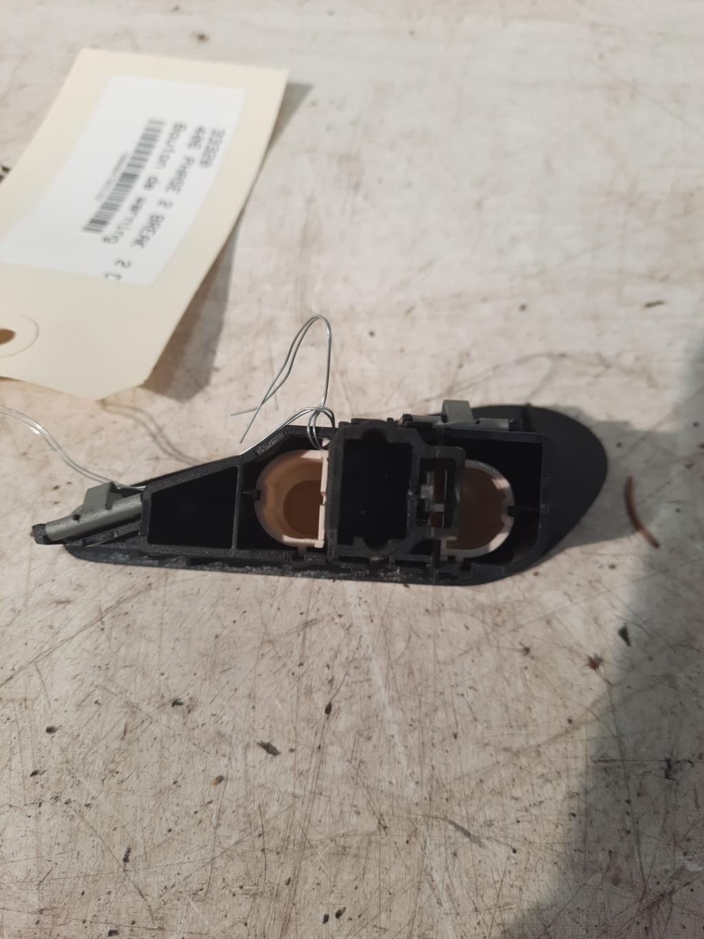 Bouton de warning PEUGEOT 406 PHASE 2 BREAK Diesel - 1