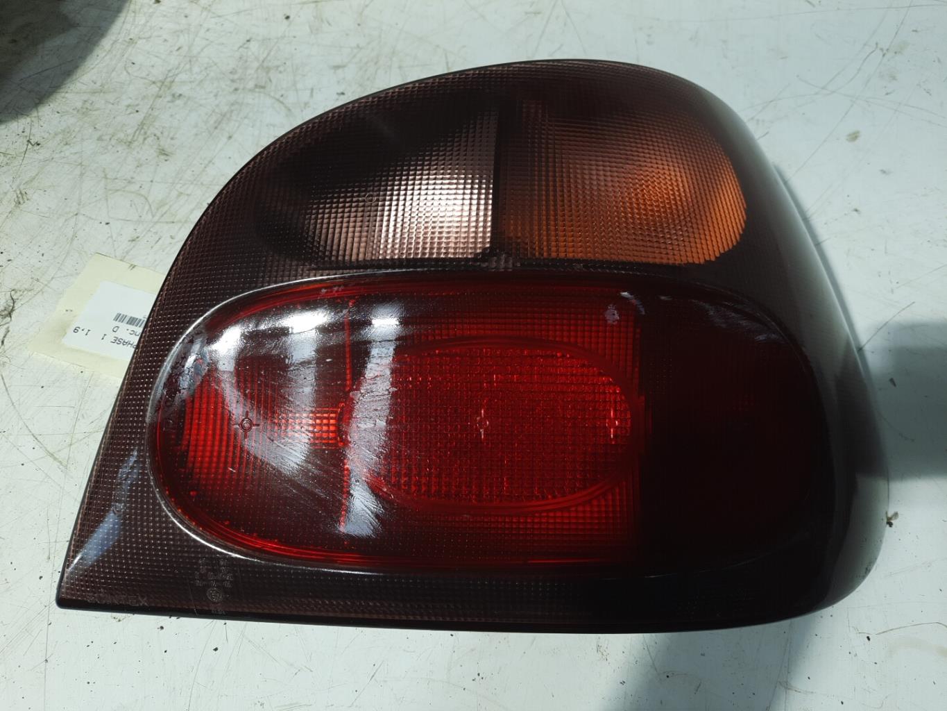 Fanale posteriore principale destro (luci) RENAULT MEGANE 1 PHASE 1 Diésel - 1