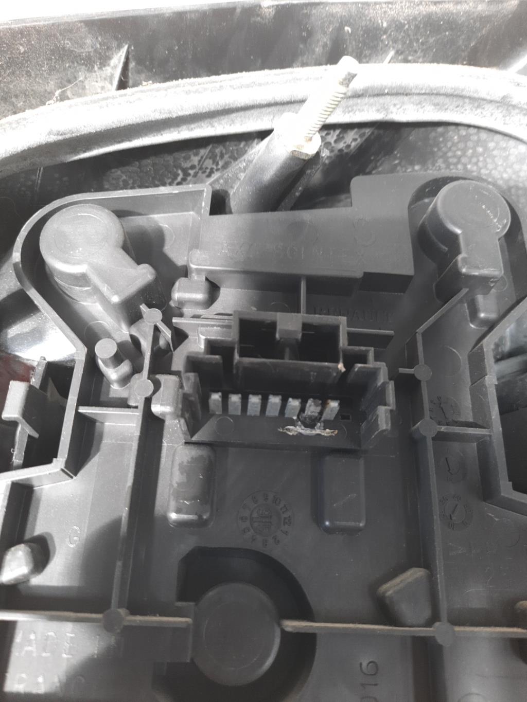 Fanale posteriore principale sinistro (luci) RENAULT MEGANE 1 PHASE 1 Diésel - 1