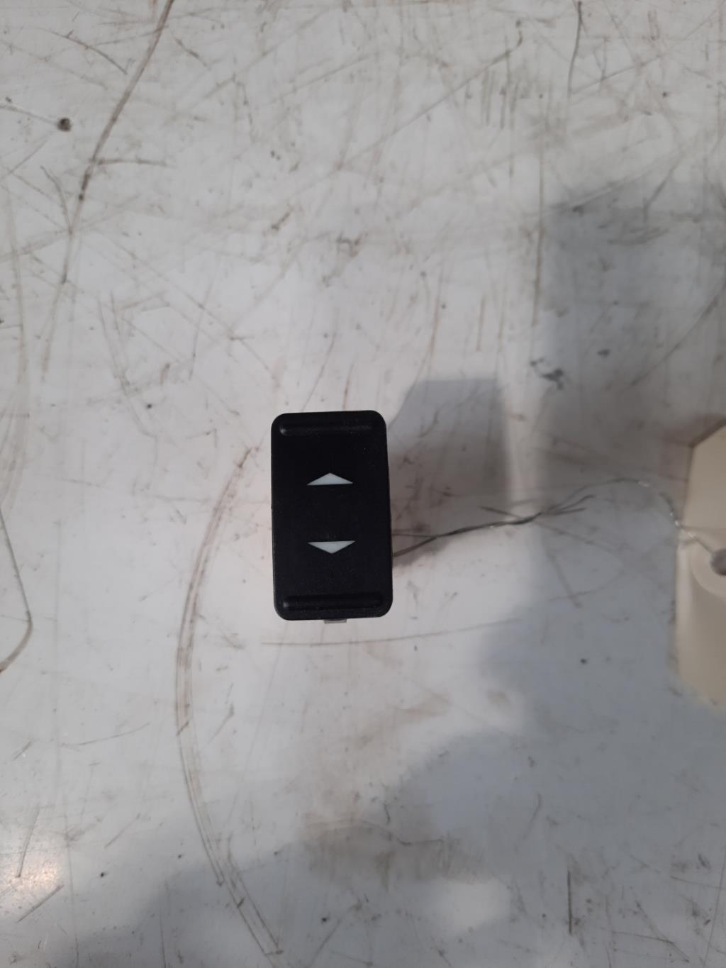 Interruttore lavacristalli anteriore destro FORD C-MAX 1 PHASE 2 Diésel - 1