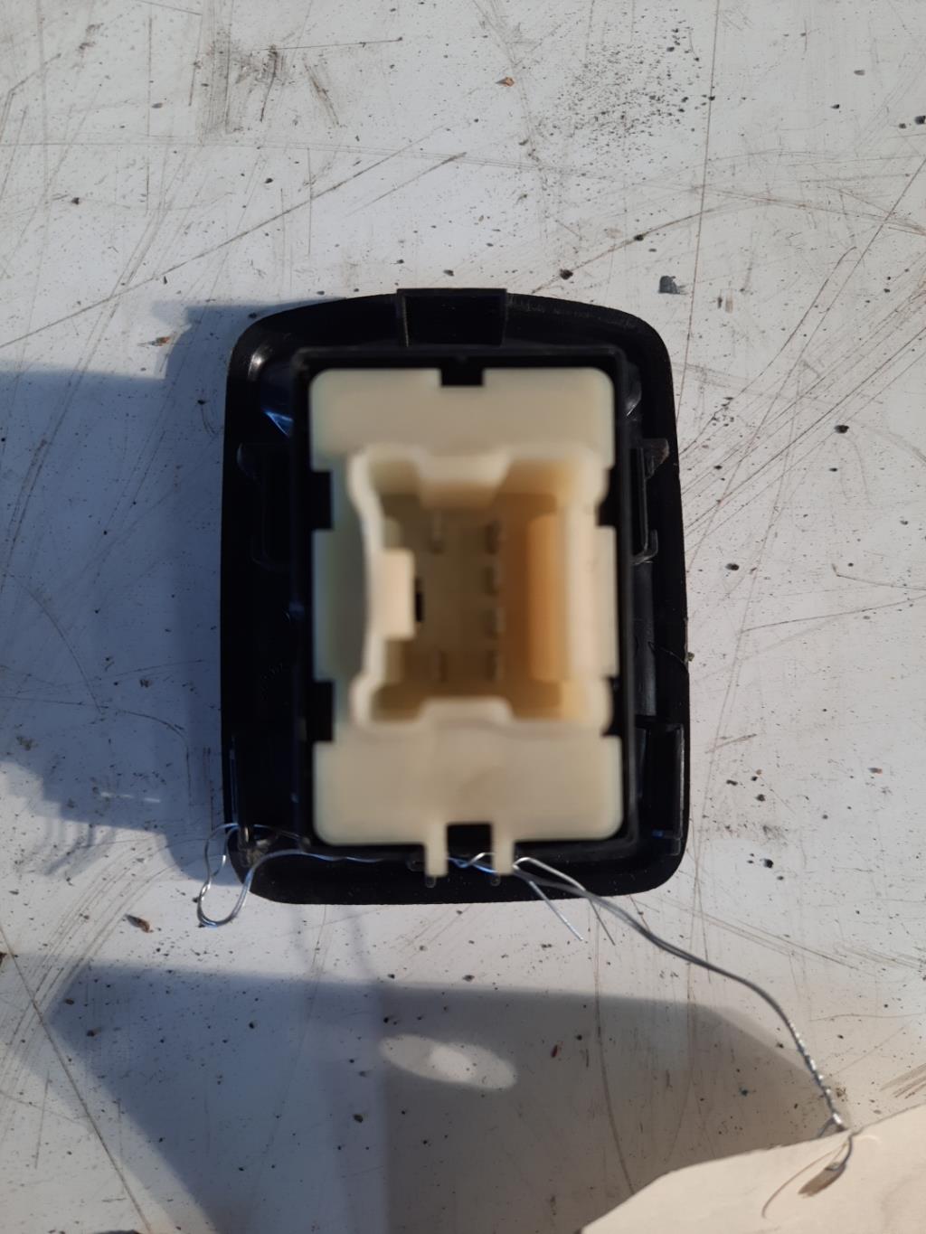 Interruttore lavacristalli anteriore destro DACIA SANDERO 2 PHASE 2 Gasolina - 1