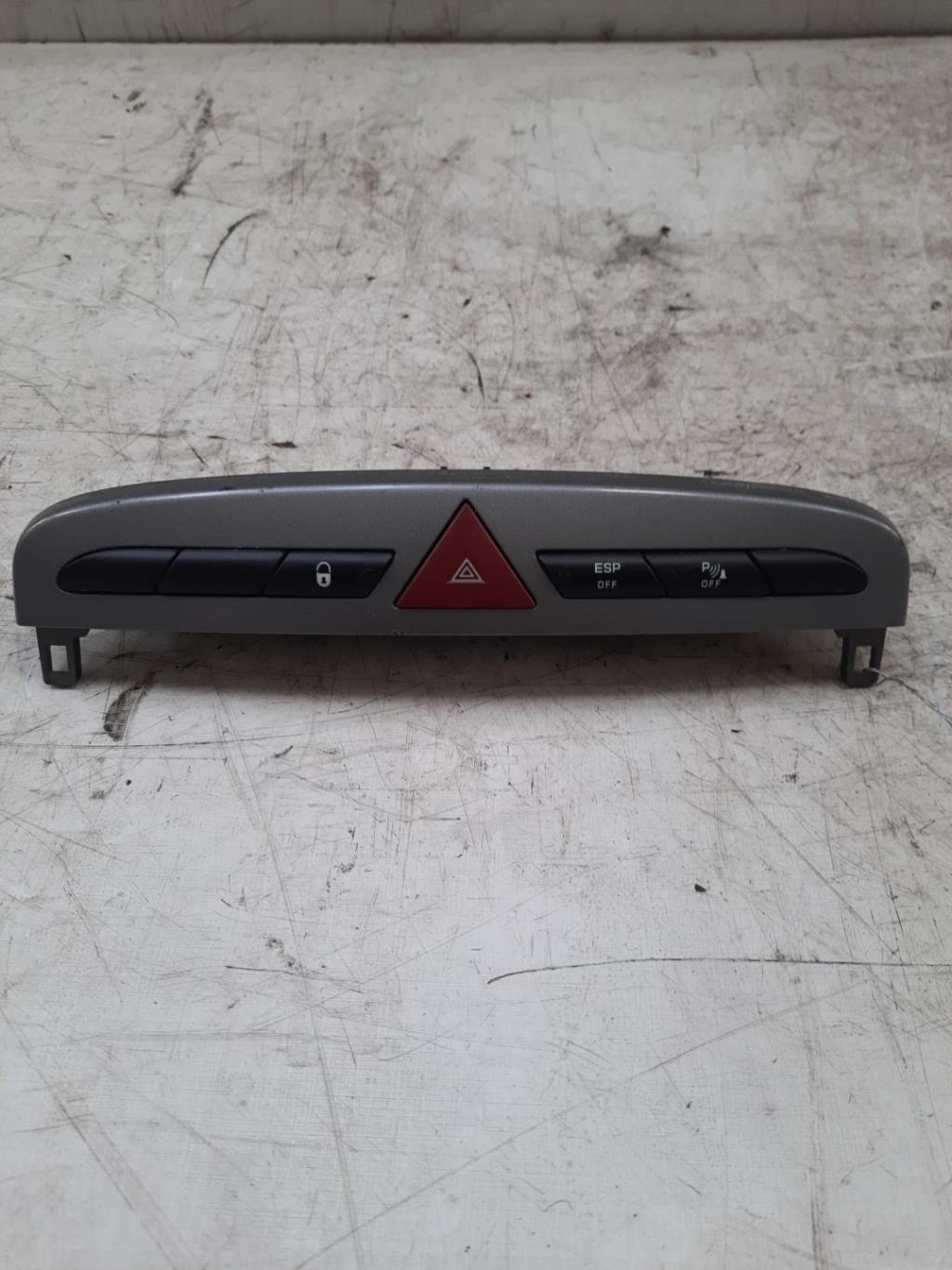 Interruttore luci emergenza PEUGEOT 308 1 SW PHASE 1 BREAK Diésel - 1