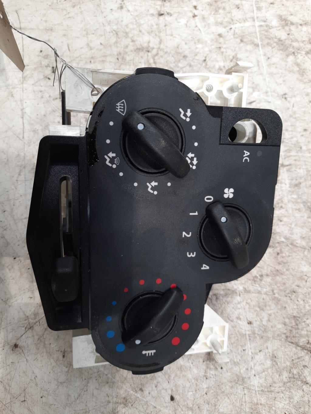 Commande chauffage DACIA LOGAN MCV 1 PHASE 1 BREAK Diesel - 1