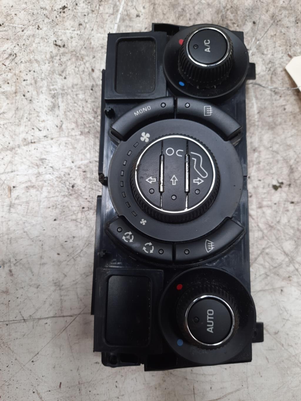 Commande chauffage PEUGEOT 3008 1 PHASE 1 Diesel - 1