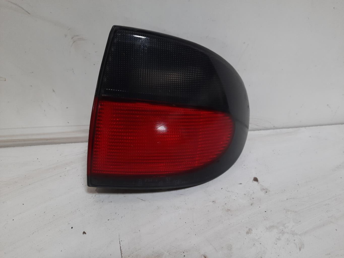 Fanale posteriore principale destro (luci) RENAULT LAGUNA 1 PHASE 1 Gasolina - 1
