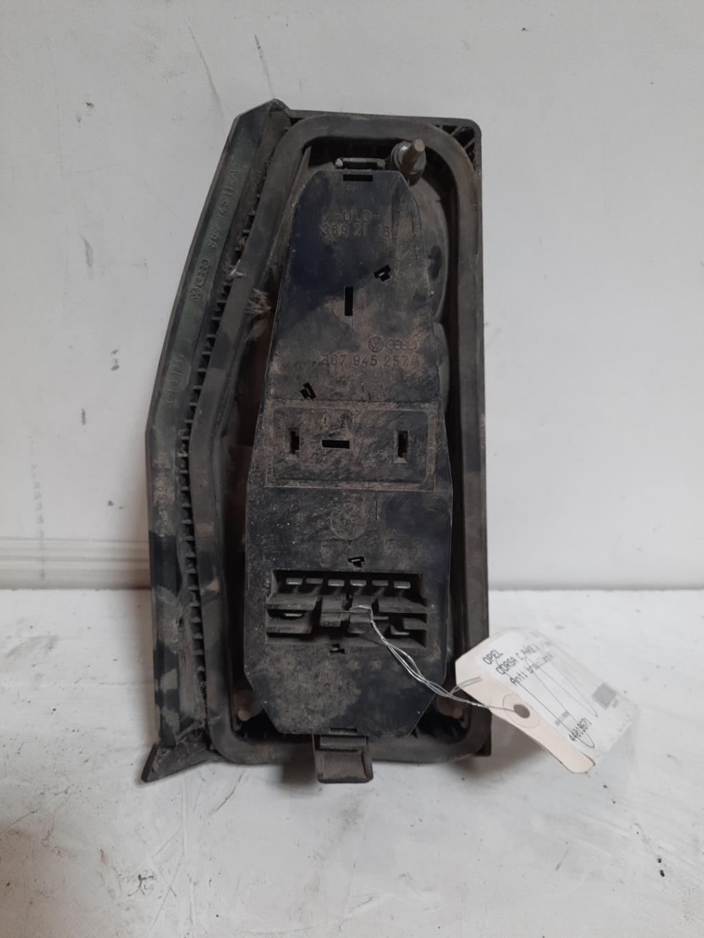 Fanale posteriore principale destro (luci) VOLKSWAGEN POLO 1  - 1