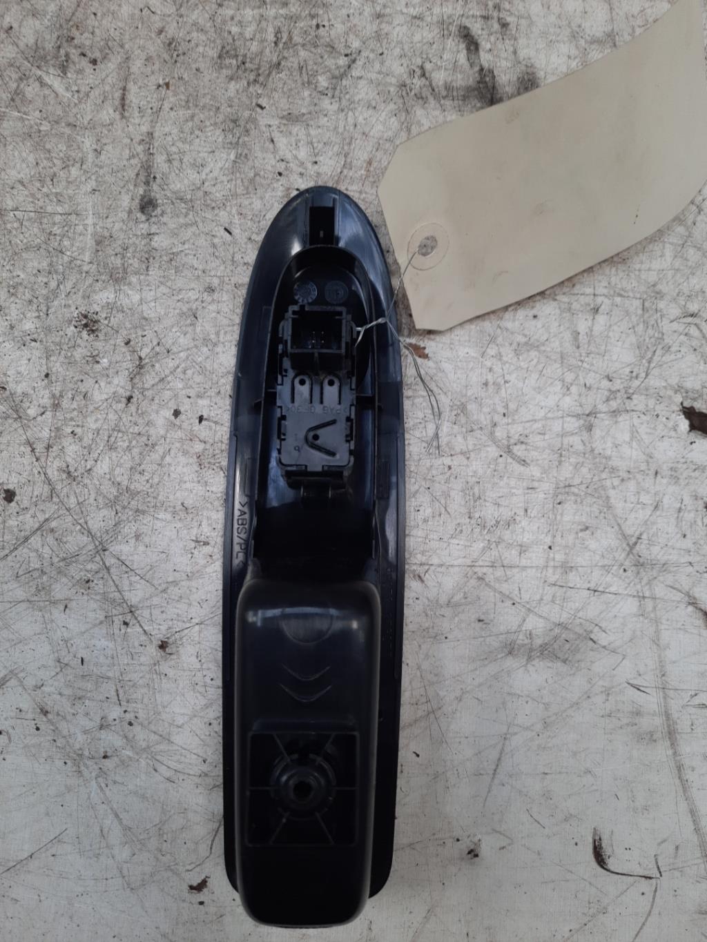 Interruttore lavacristalli posteriore destro CITROEN C4 2 PHASE 1 Diésel - 1