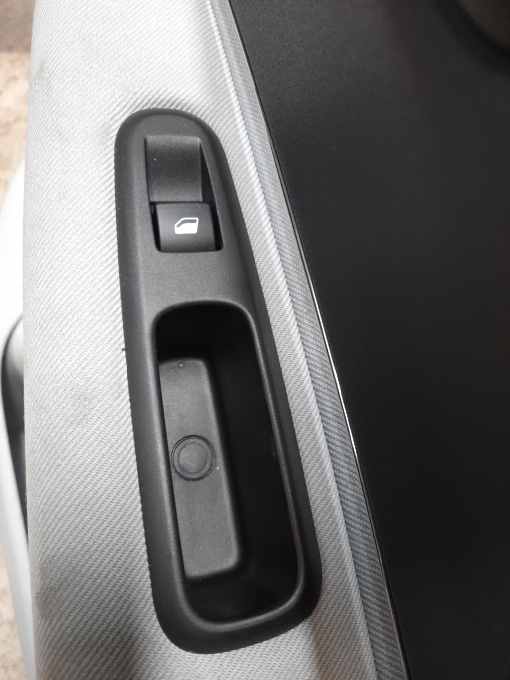 Interruttore lavacristalli posteriore destro PEUGEOT 3008 1 PHASE 1 Diésel - 1
