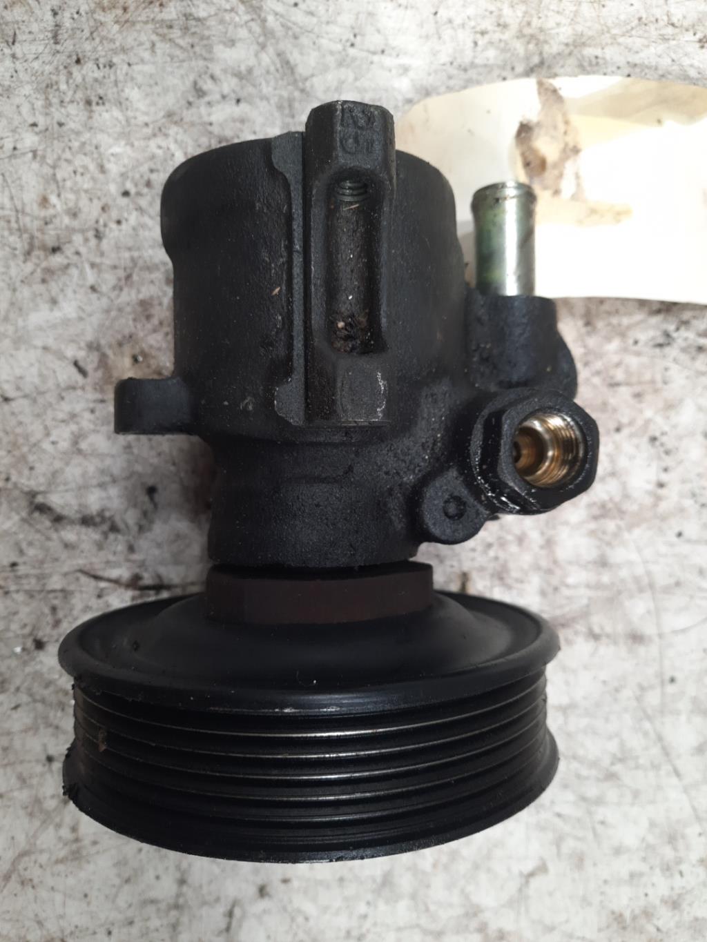 Pompe de direction VOLKSWAGEN POLO Essence - 1