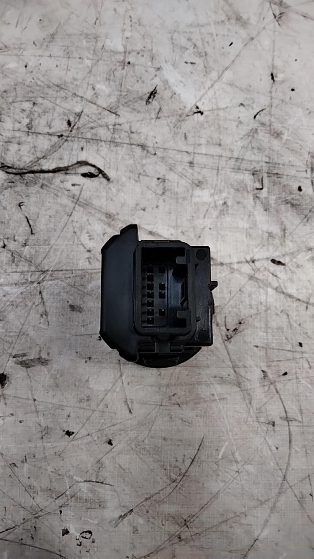 Bouton de demarrage TOYOTA YARIS 2 PHASE 1 Essence - 1