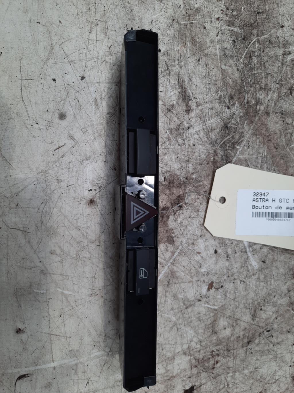 Bouton de warning OPEL ASTRA H GTC PHASE 1 Diesel - 1