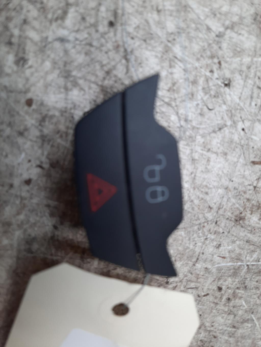 Bouton de warning FORD TOURNEO CONNECT 2 PHASE 1 Diesel - 1