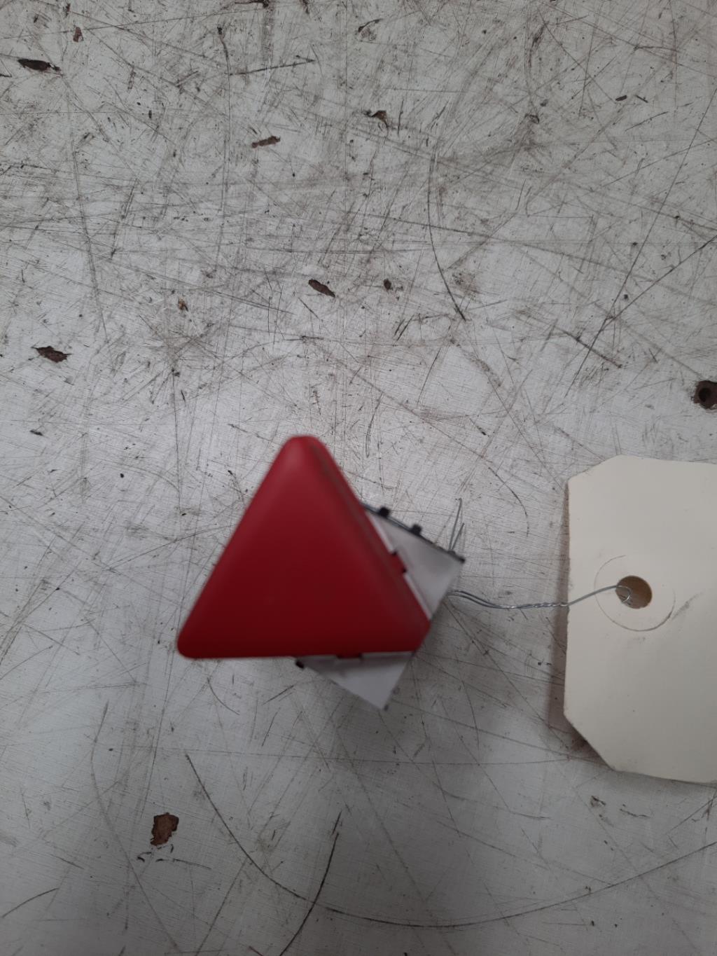 Bouton de warning VOLKSWAGEN GOLF 5 Diesel - 1