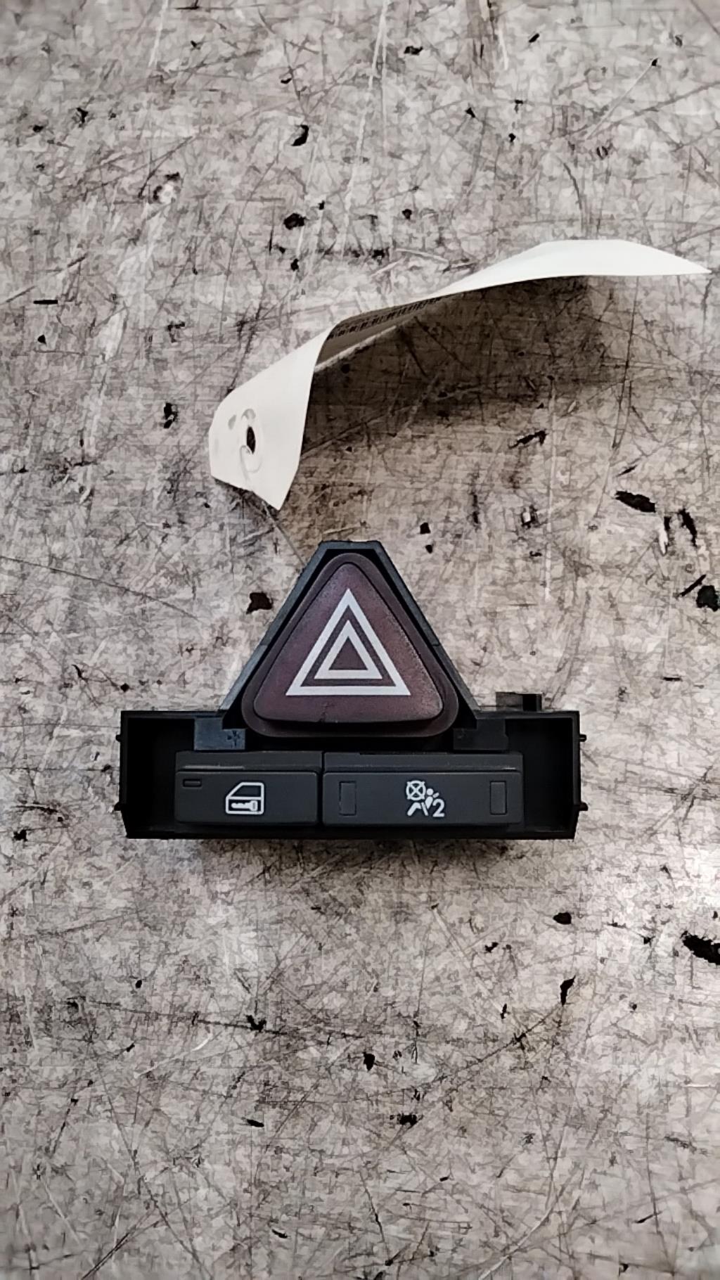 Bouton de warning OPEL CORSA D PHASE 1 Diesel - 1