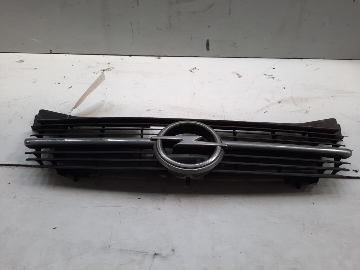 Calandre OPEL OMEGA B PHASE 1 BREAK Diesel - 1