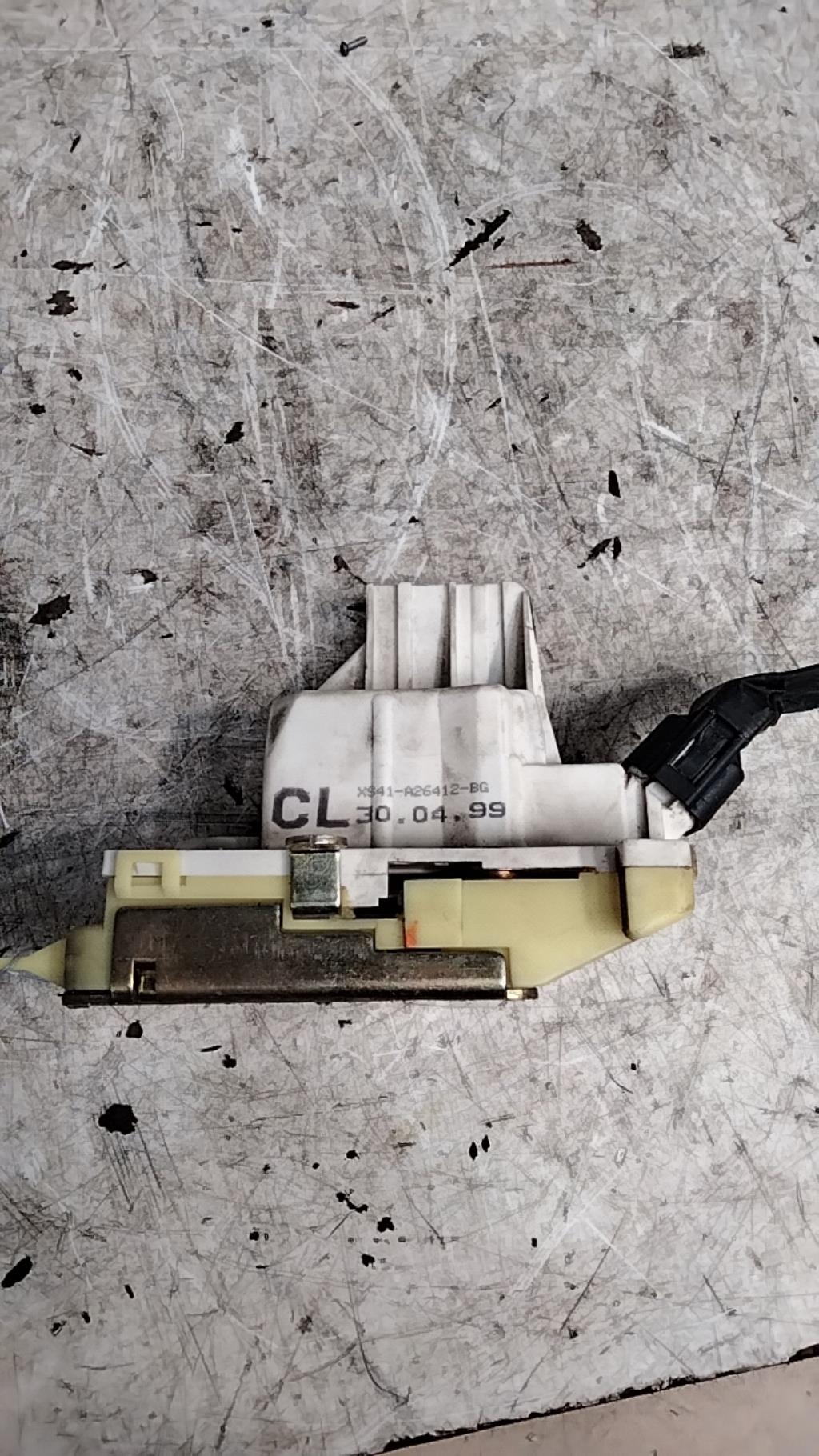 Chiusura centralizzata posteriore destra FORD FOCUS 1 Gasolina - 1