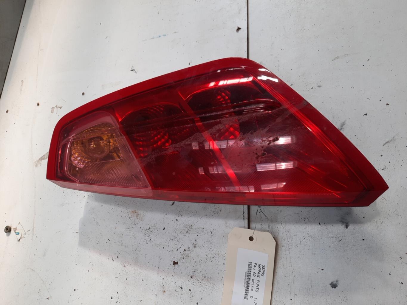 Fanale posteriore principale destro (luci) FIAT GRANDE PUNTO Diésel - 1