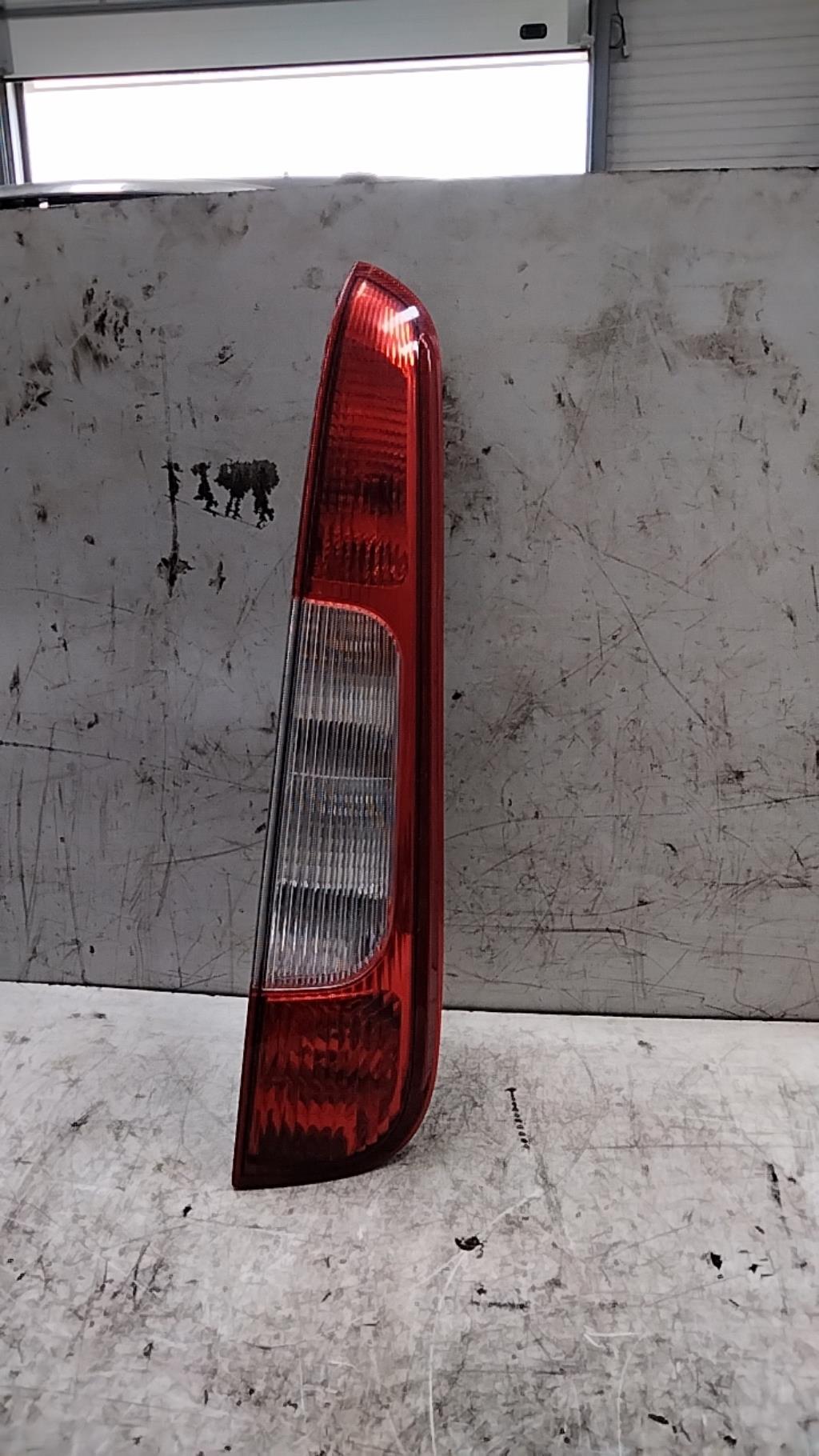 Fanale posteriore principale destro (luci) FORD C-MAX 1 PHASE 1 Gasolina - 1