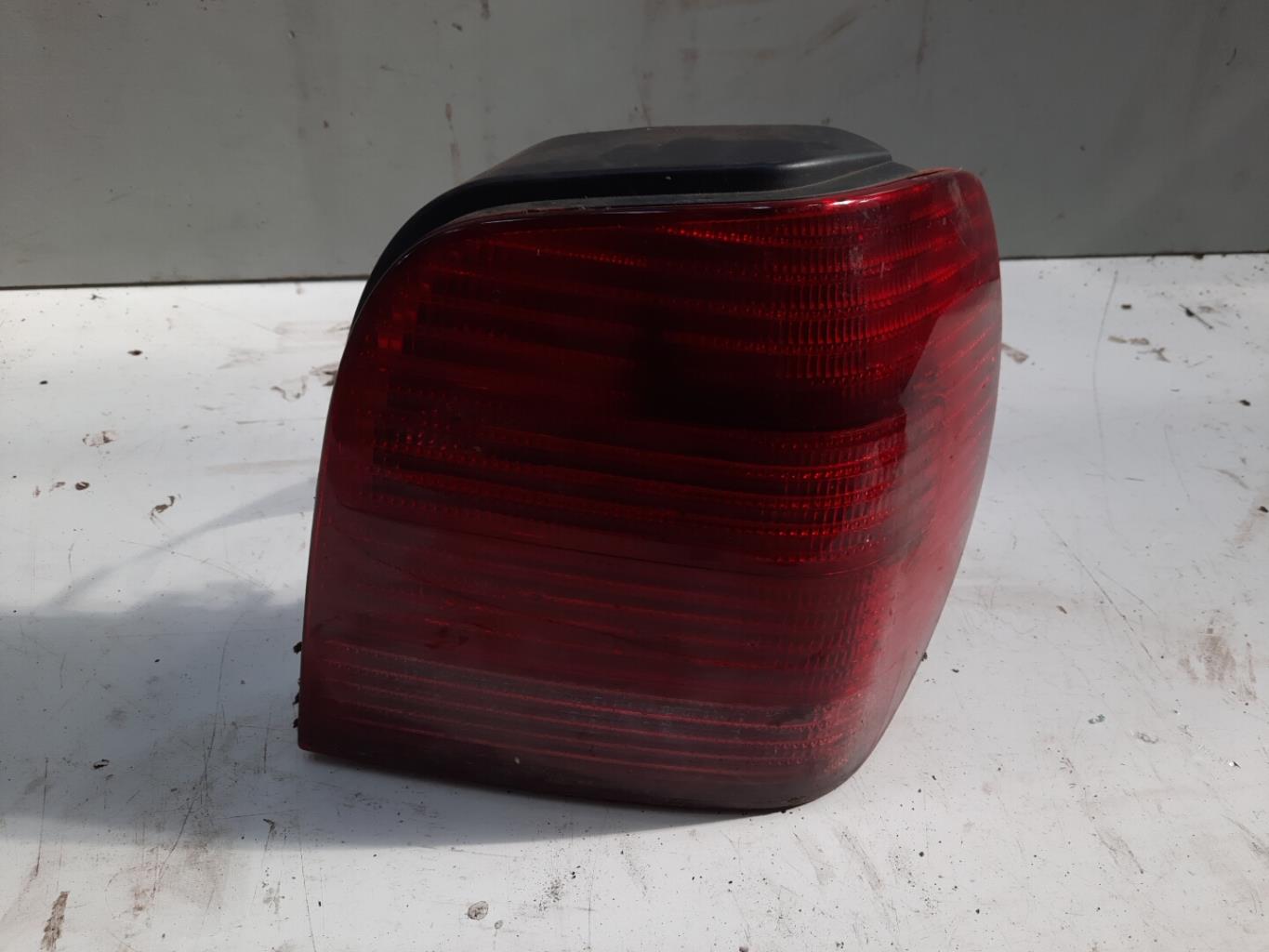 Fanale posteriore principale destro (luci) VOLKSWAGEN POLO 3 PHASE 2 Diésel - 1