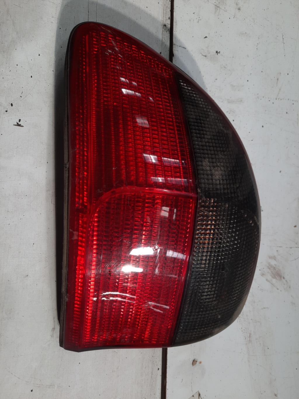 Fanale posteriore principale sinistro (luci) OPEL OMEGA B PHASE 1 BREAK Diésel - 1