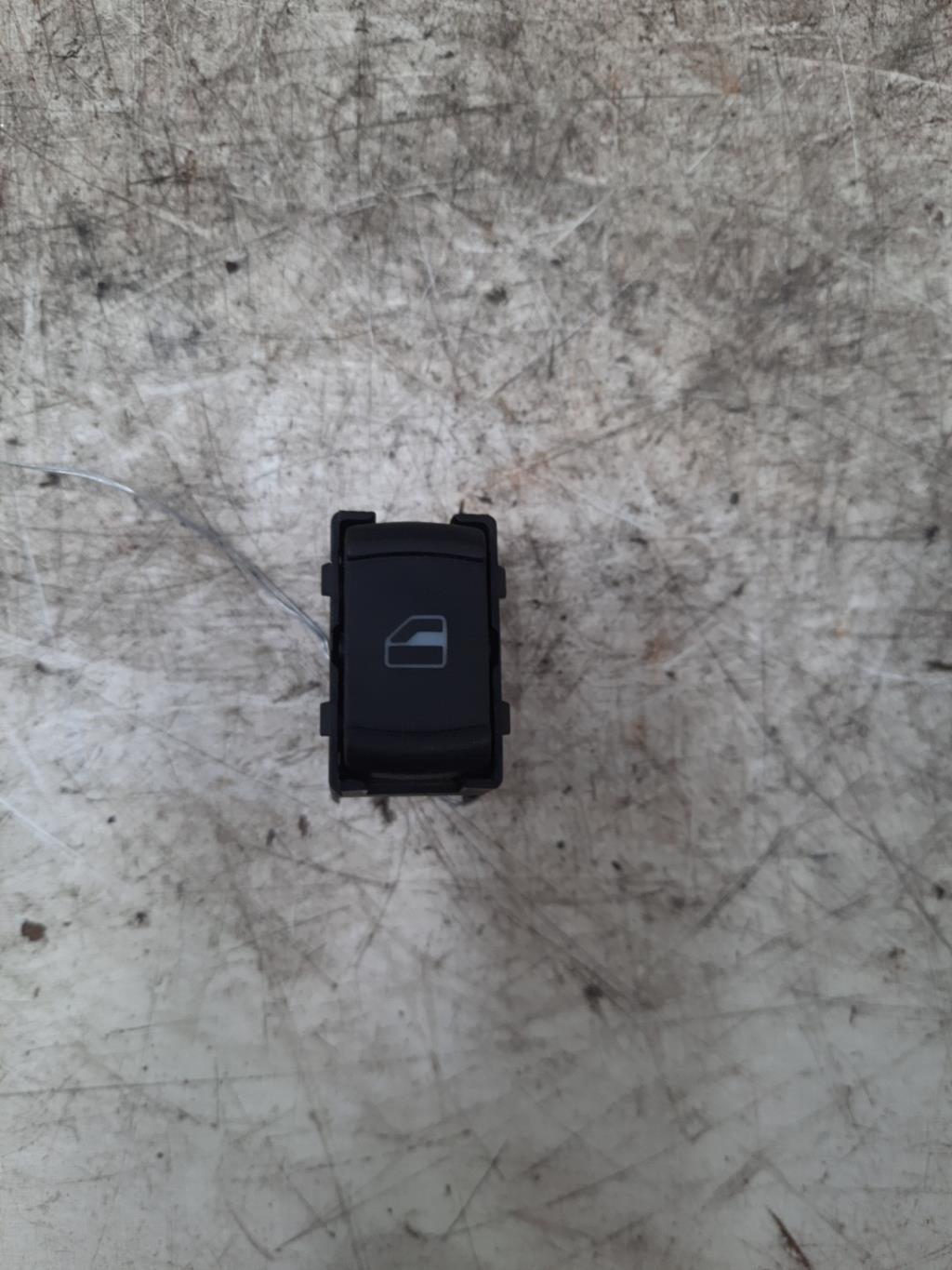 Interruttore lavacristalli posteriore sinistro VOLKSWAGEN GOLF 4 Diésel - 1