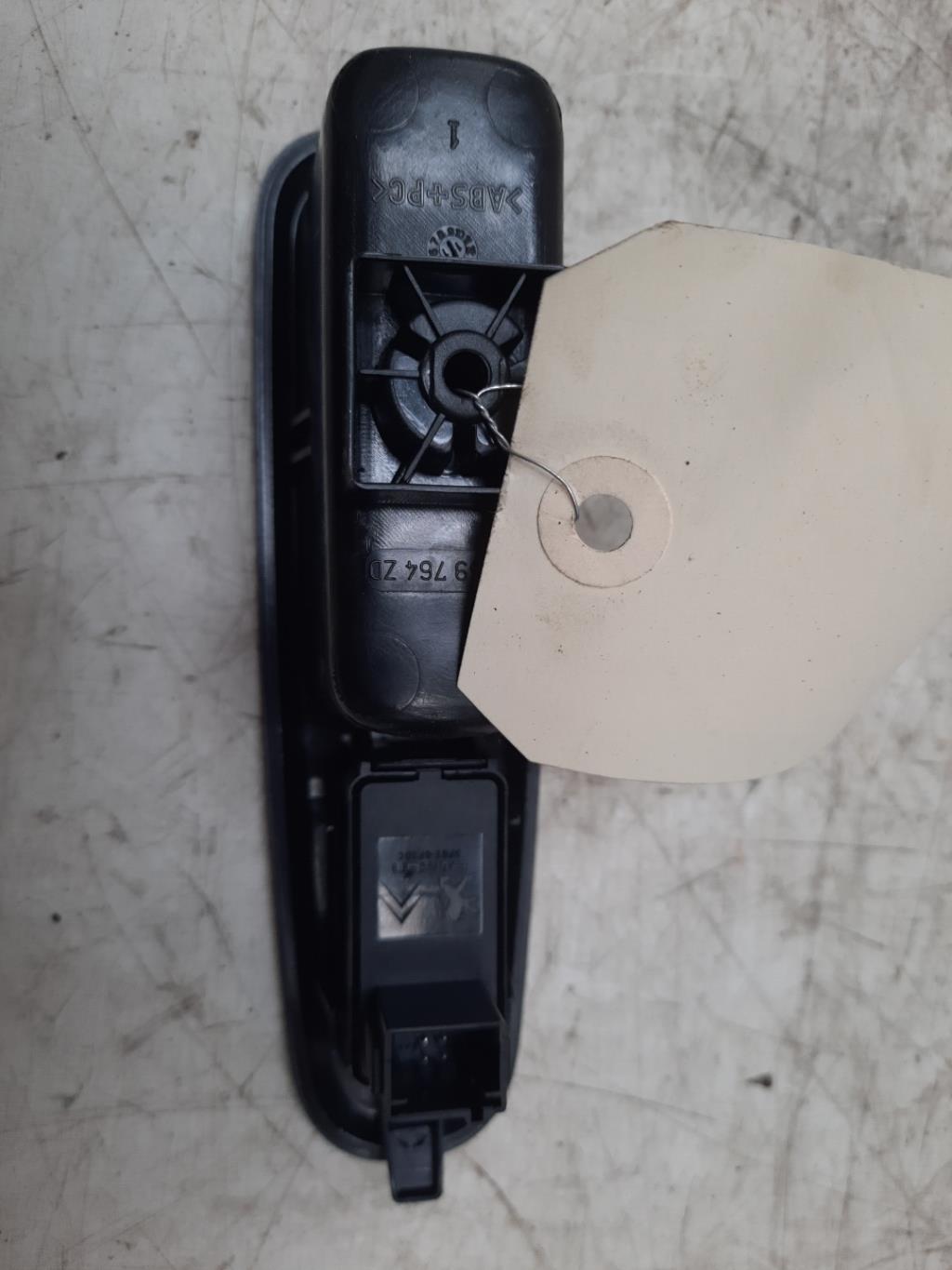 Interruttore lavacristalli posteriore sinistro PEUGEOT 3008 1 PHASE 1 Diésel - 1