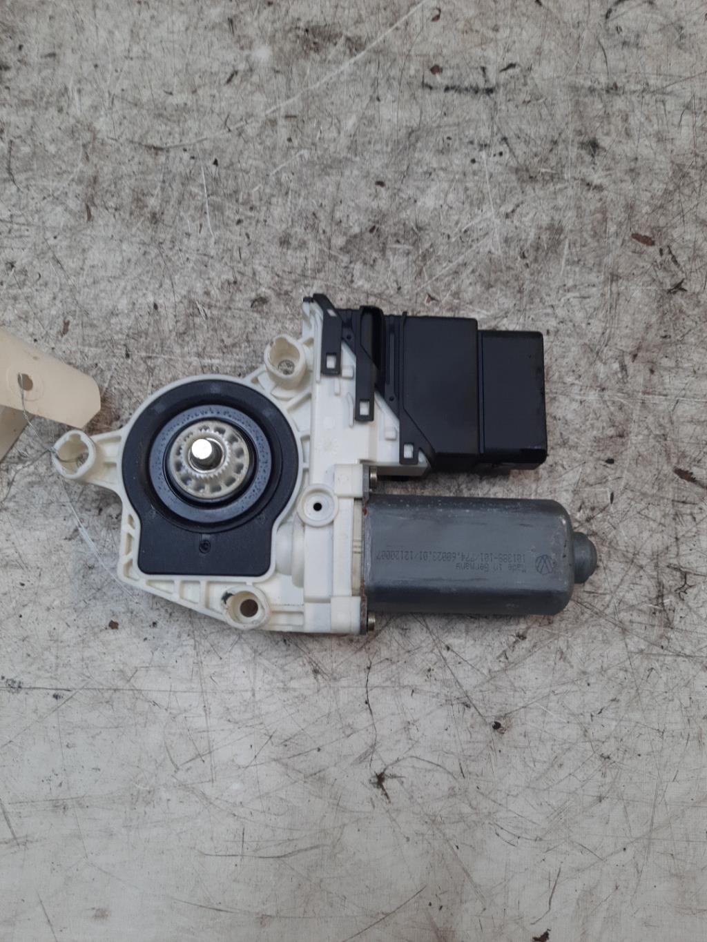 Motore alzacristalli posteriore destro VOLKSWAGEN GOLF 4 Diésel - 1