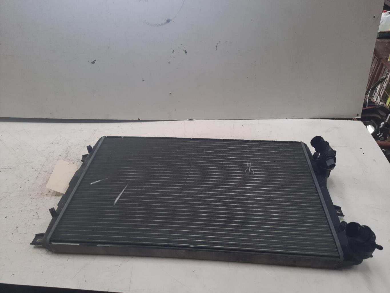 Radiateur eau VOLKSWAGEN GOLF 5 Diesel - 1