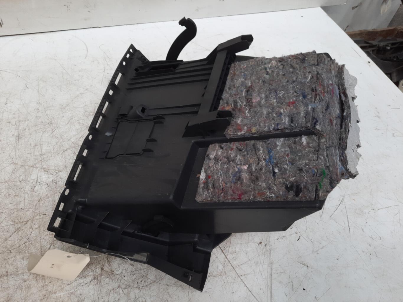 Boite a gants RENAULT CLIO 3 PHASE 1 Essence - 1