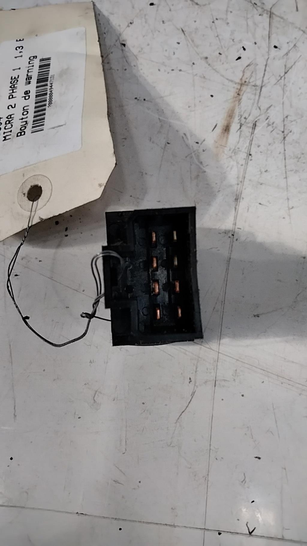 Bouton de warning NISSAN MICRA 2 PHASE 1 Essence - 1