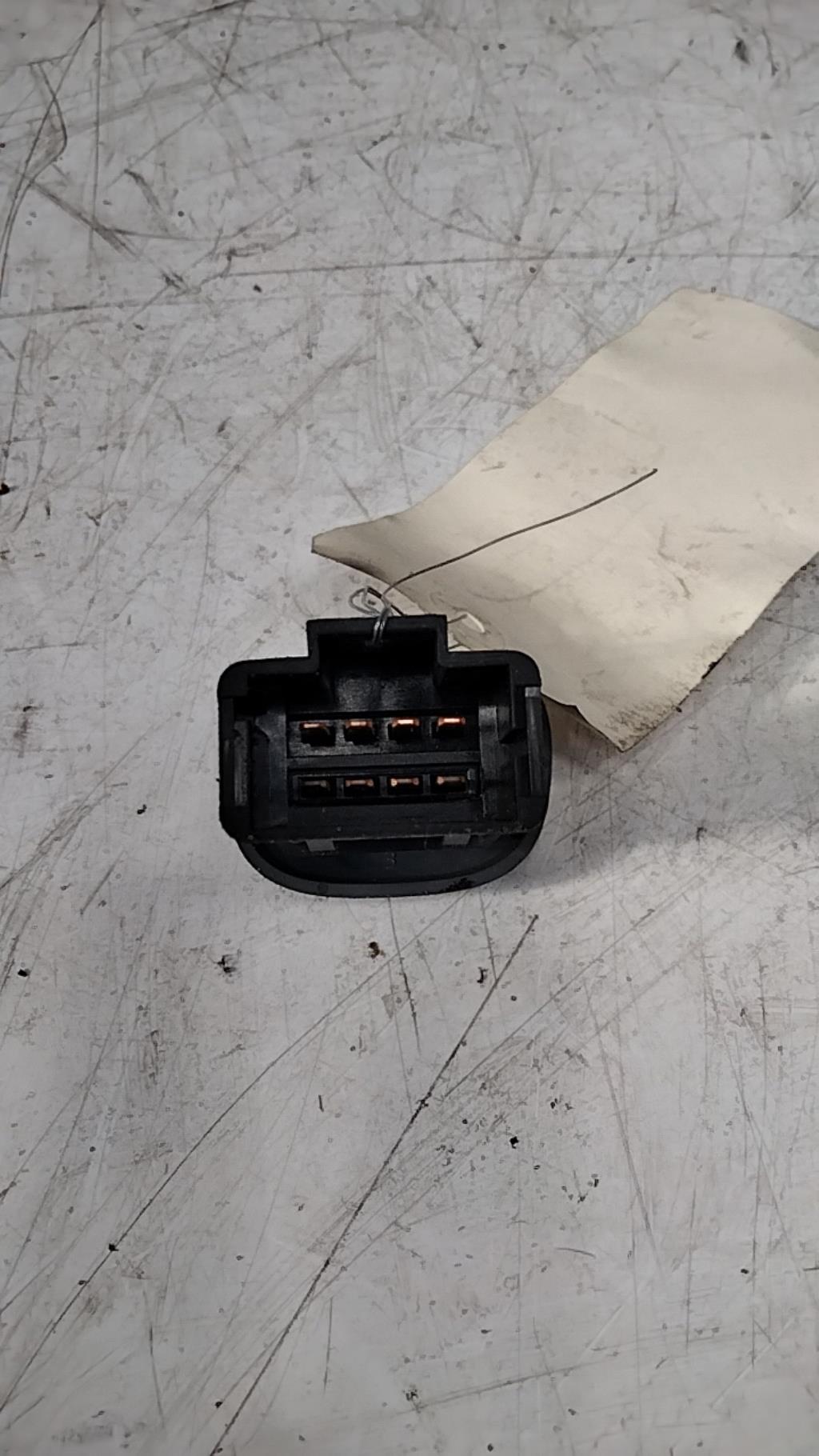 Bouton de warning RENAULT CLIO 2 PHASE 1 Essence - 1