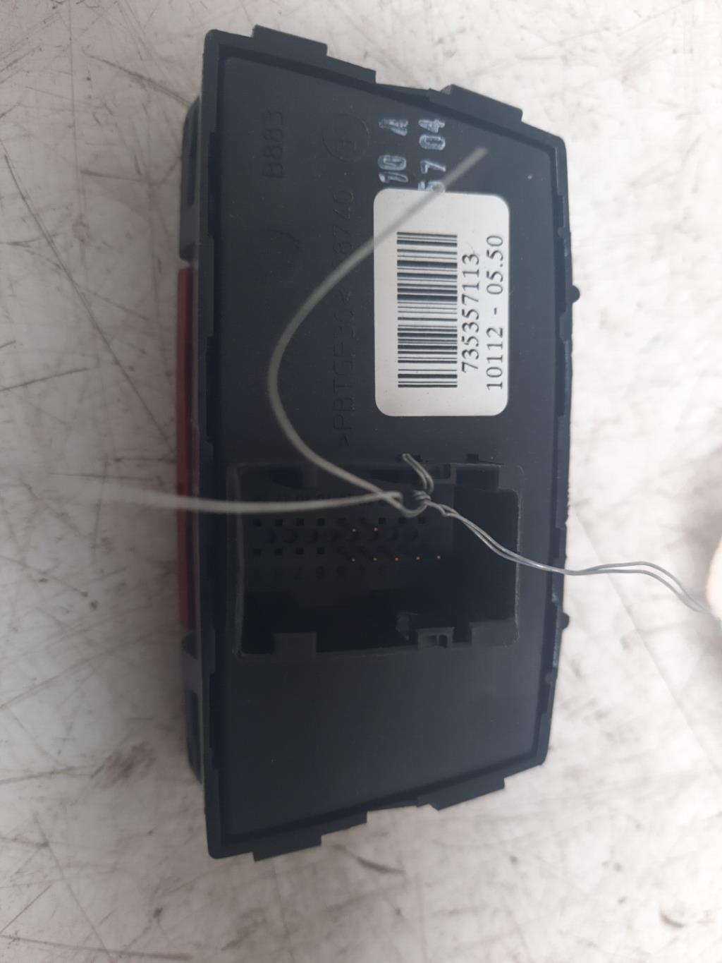 Bouton de warning FIAT PANDA 2 PHASE 1 Essence - 1