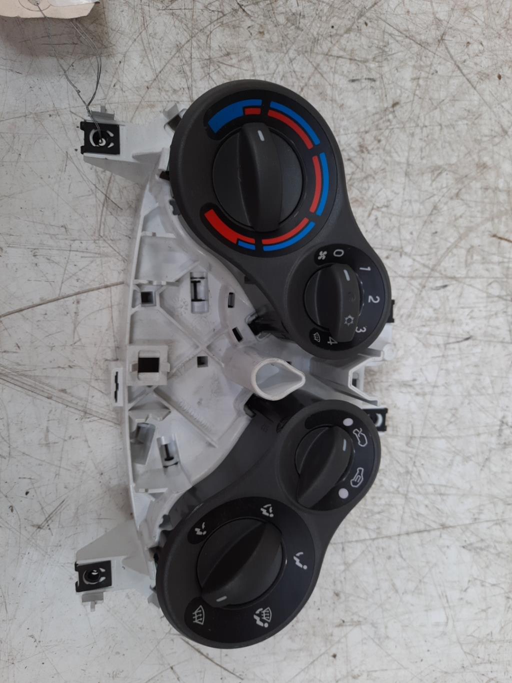 Commande chauffage FIAT PANDA 2 PHASE 1 Essence - 1