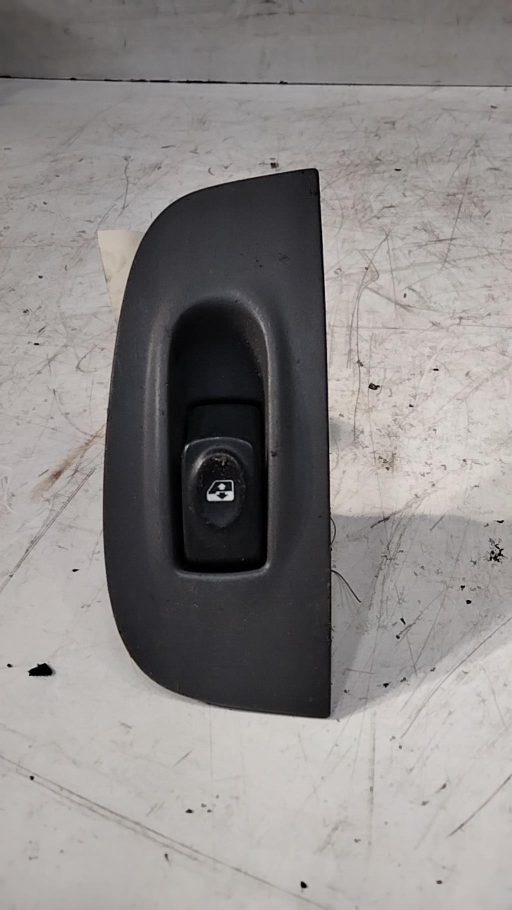 Interruttore lavacristalli anteriore destro RENAULT MEGANE 1 PHASE 2 Diésel - 1