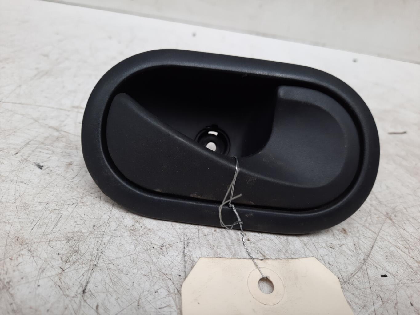Poignee interieur avant droit RENAULT CLIO 3 PHASE 1  - 1