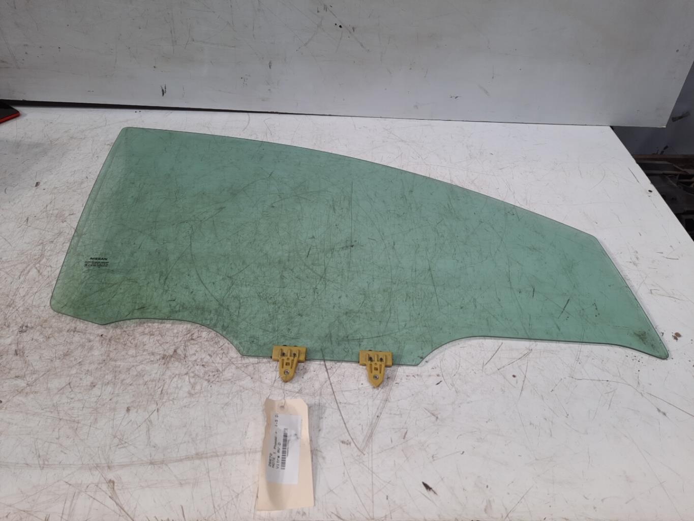 Vitre avant droit NISSAN NOTE 1 PHASE 1 Diesel - 1