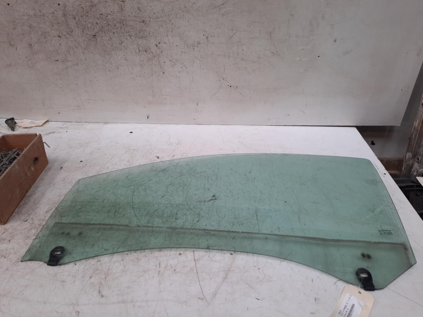 Vitre avant gauche RENAULT CLIO 3 PHASE 2 Diesel - 1