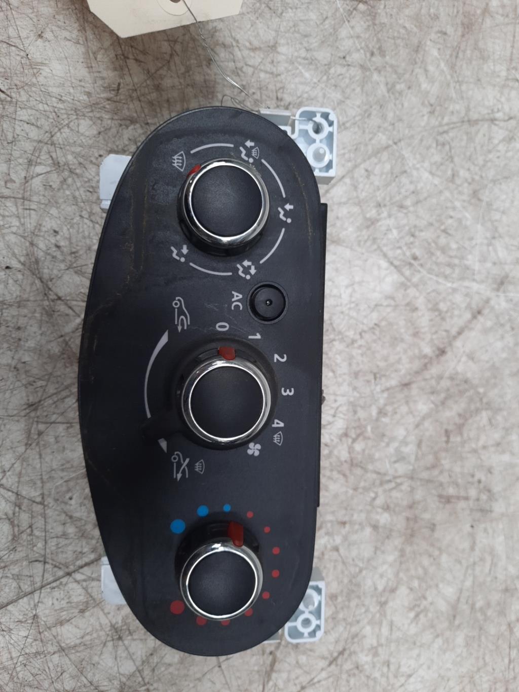 Commande chauffage DACIA LODGY PHASE 1 Essence - 1