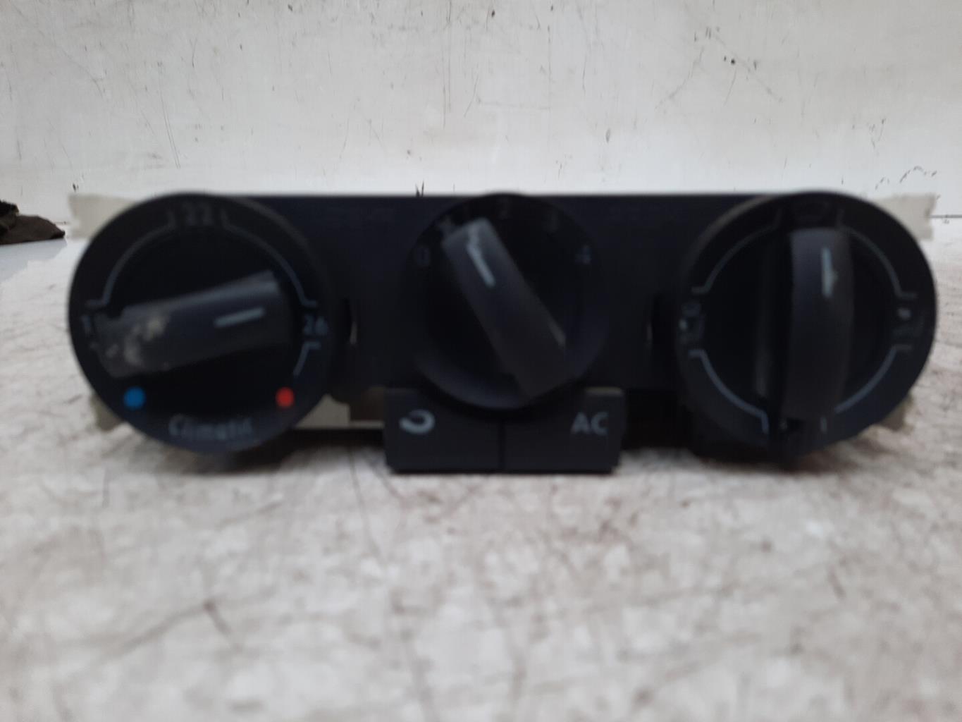 Commande chauffage VOLKSWAGEN POLO 4 PHASE 2 Diesel - 1