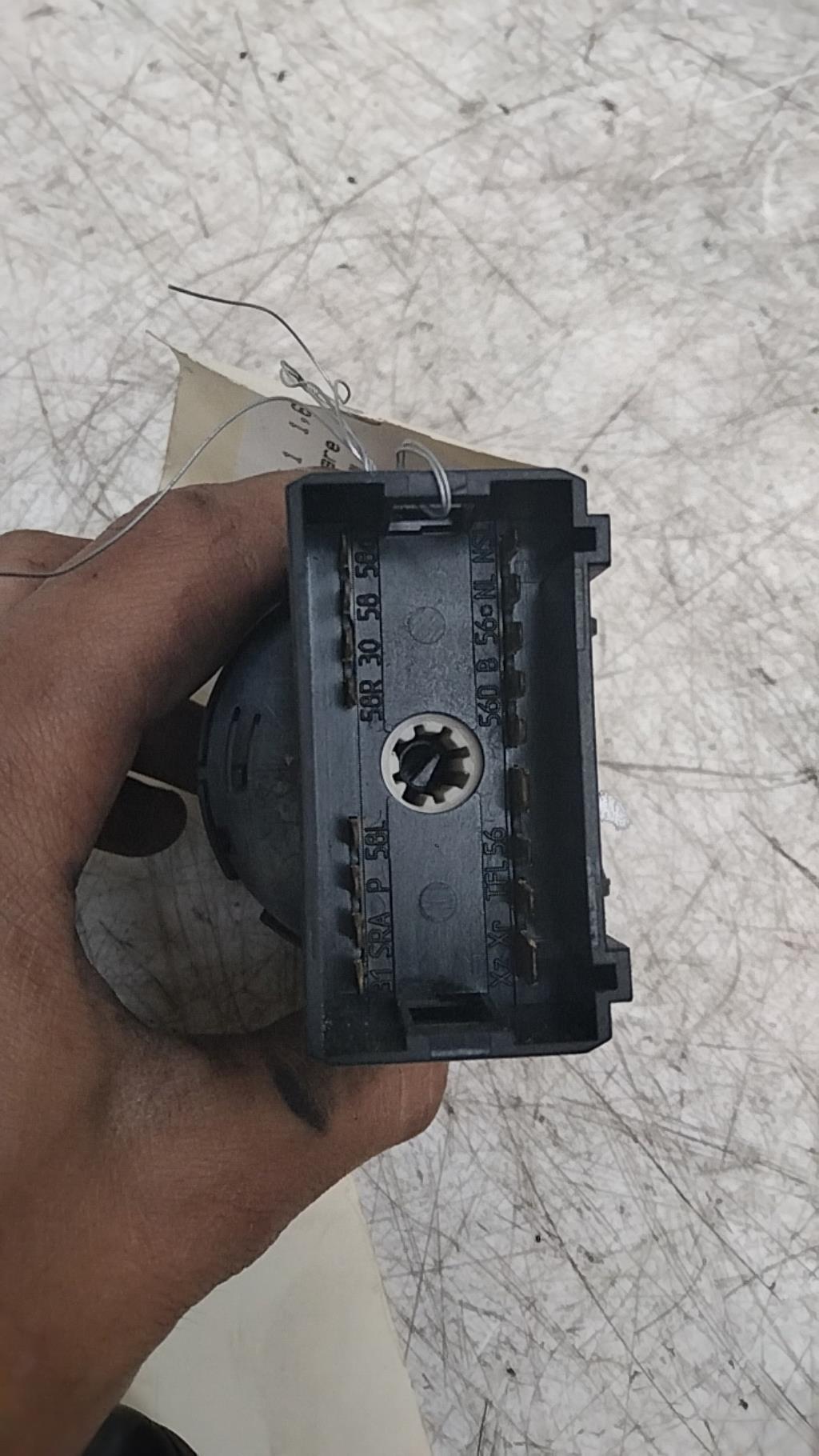 Commande de phare VOLKSWAGEN POLO 5 PHASE 1 Diesel - 1