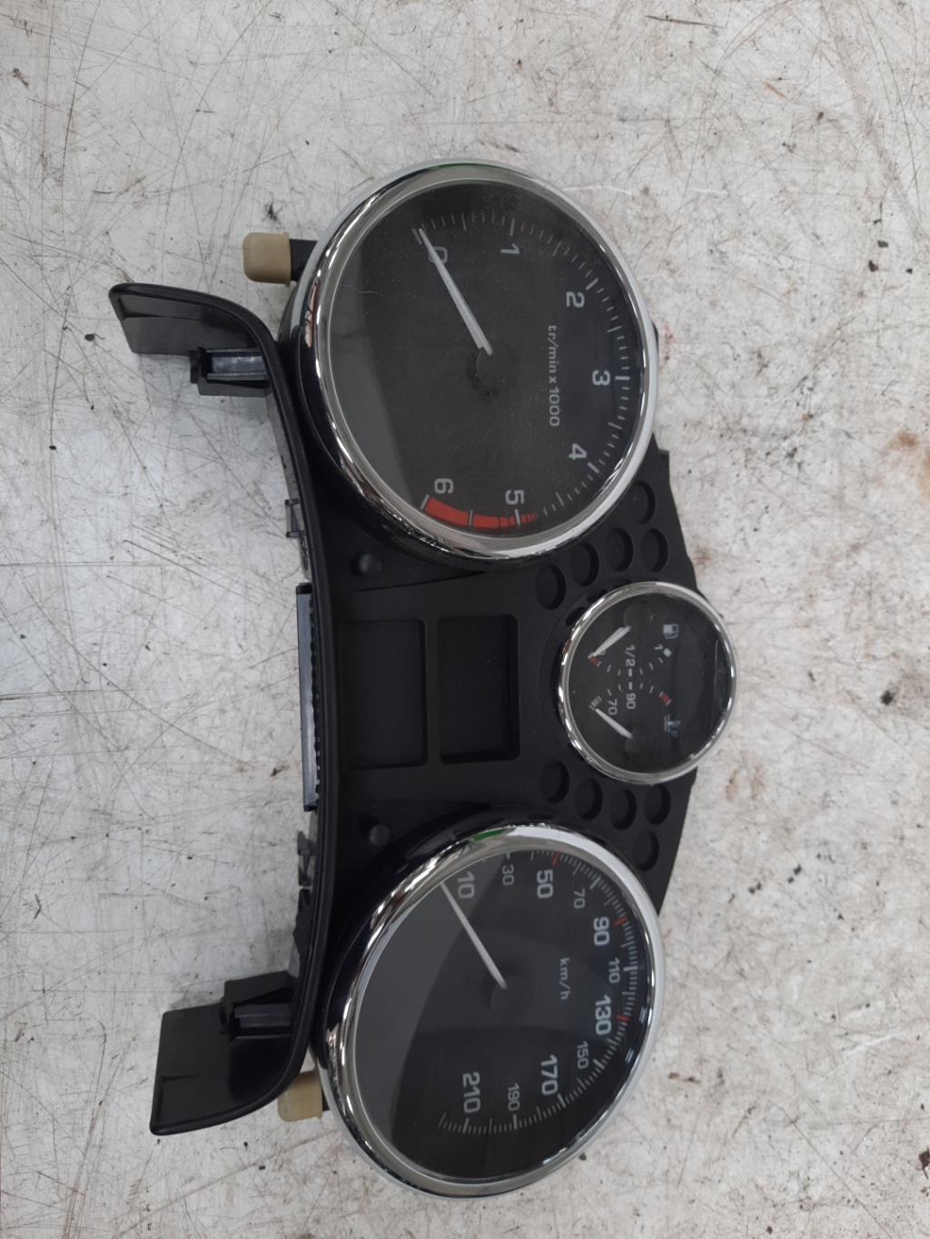 Compteur PEUGEOT 207 PHASE 1 CABRIOLET Diesel - 1