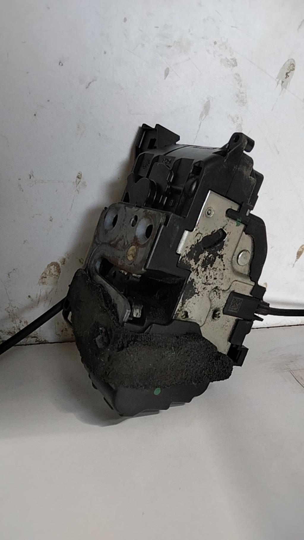 Chiusura centralizzata posteriore destra RENAULT MEGANE 3 PHASE 1 BREAK Diésel - 1