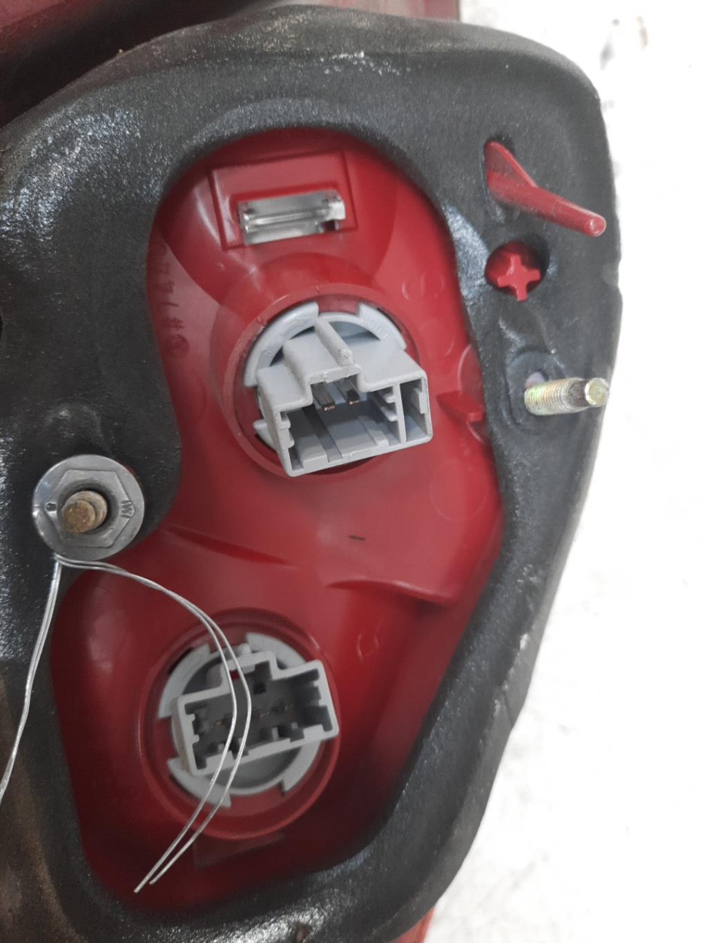Fanale posteriore principale destro (luci) MAZDA 3 1 PHASE 1 Gasolina - 1