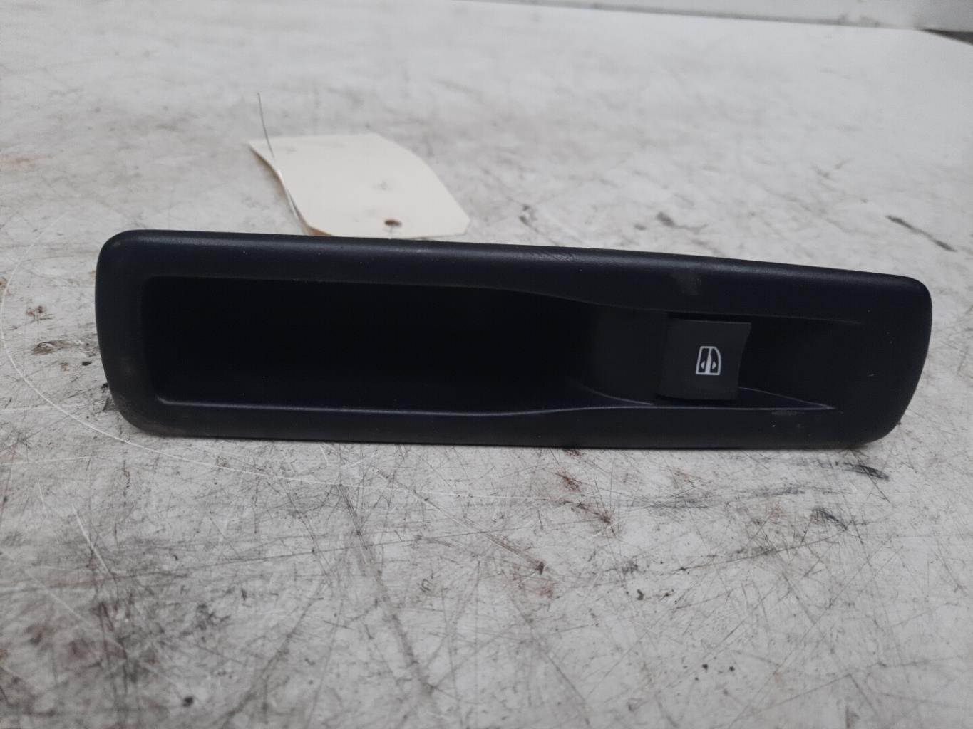Interruttore lavacristalli posteriore destro RENAULT MEGANE 3 PHASE 2 Diésel - 1