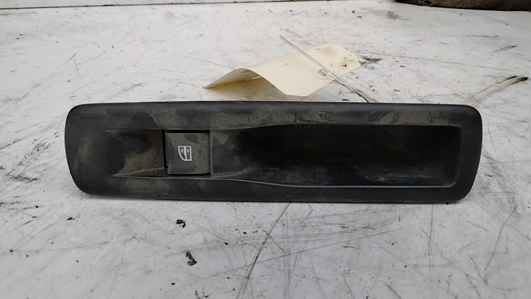 Interruttore lavacristalli posteriore sinistro RENAULT MEGANE 3 PHASE 1 Etanol - 1
