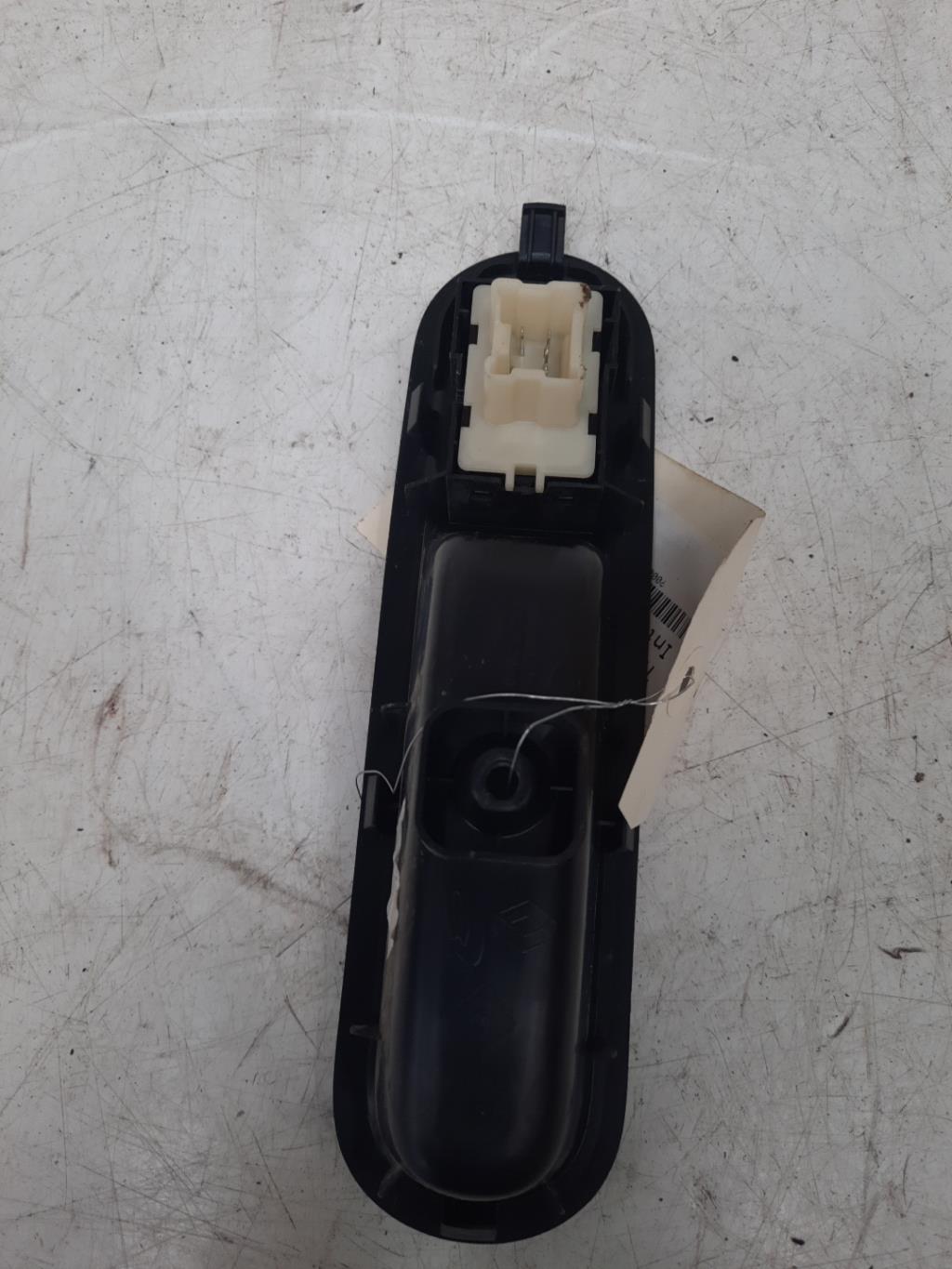 Interruttore lavacristalli anteriore destro RENAULT TWINGO 3 PHASE 1 Gasolina - 1