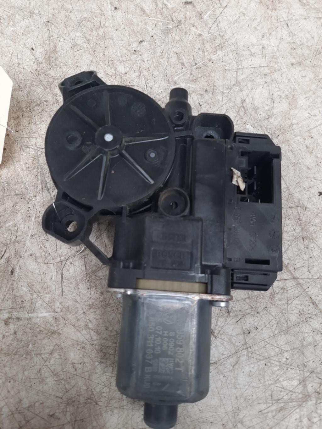 Motore alzacristalli anteriore destro VOLKSWAGEN POLO 5 PHASE 1 Gasolina - 1