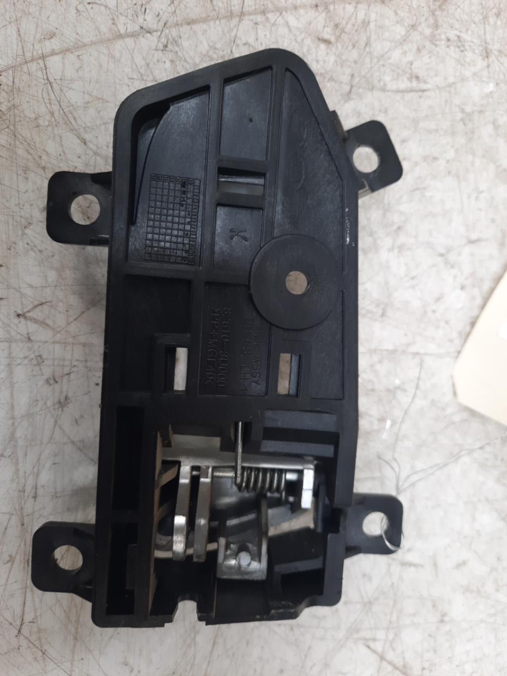 Maniglia interna posteriore sinistra KIA SPORTAGE 3 PHASE 1 Diésel - 1
