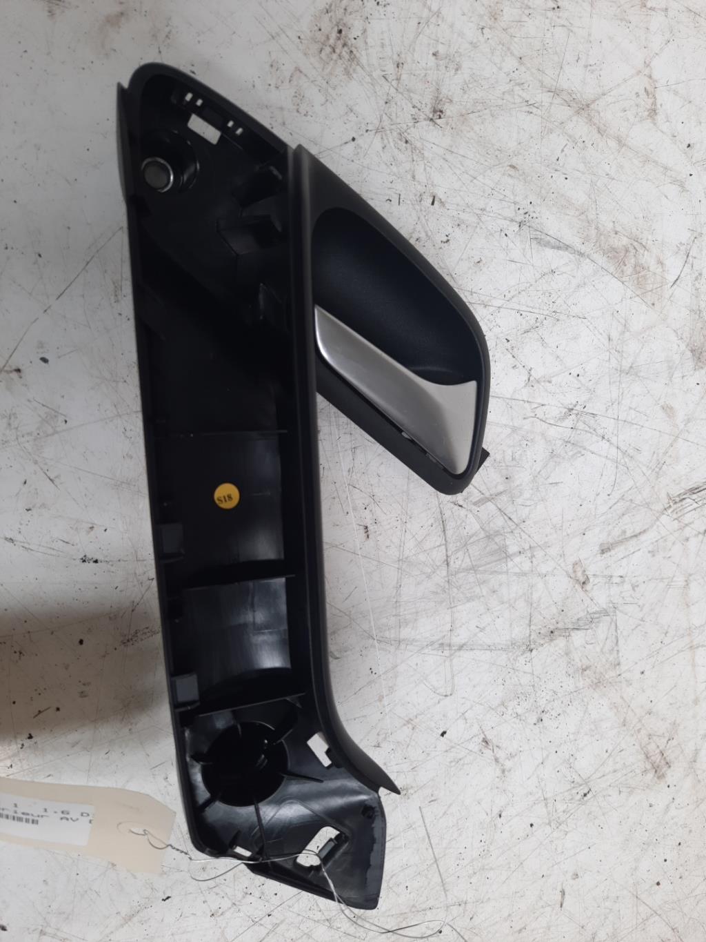 Maniglia interna anteriore destra VOLKSWAGEN POLO 5 PHASE 1 Diésel - 1